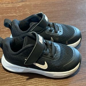 Toddler 7c Nike tennis shoes
